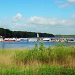 Reihenhaus Mit Wlan In Am Mueritzsee * Buchholz (Mecklenburg-Vorpommern)